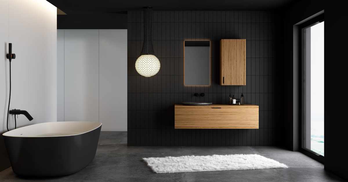zwarte badkamer met warme houten accenten