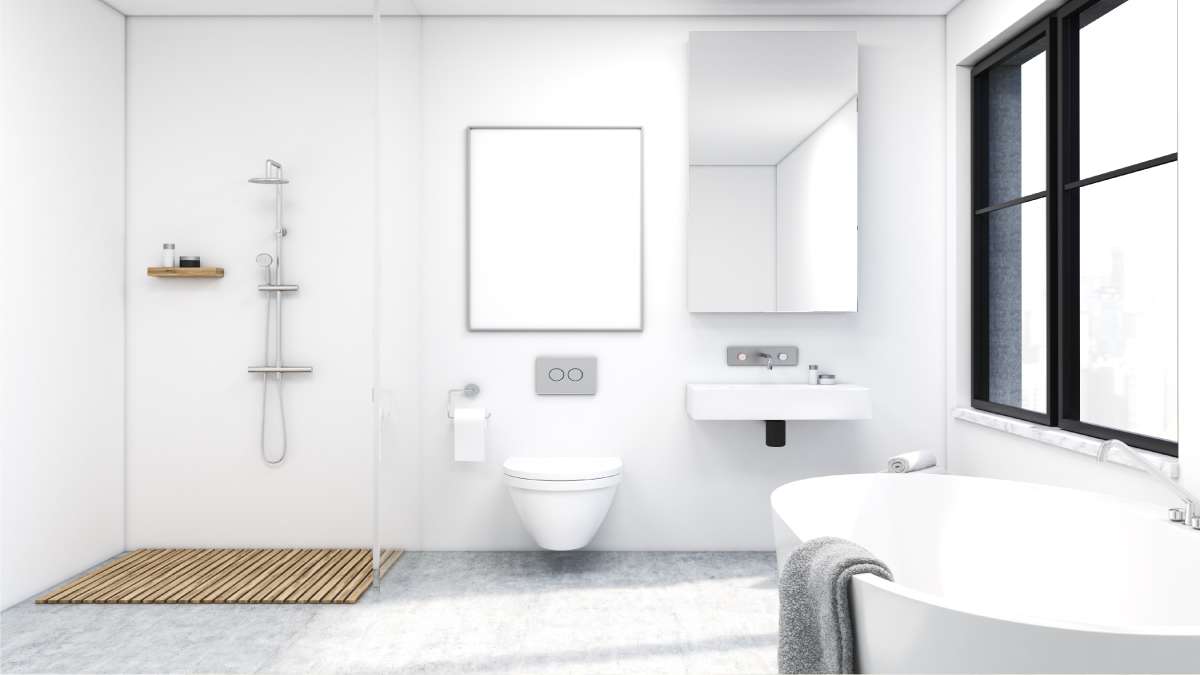 Hier zie je een simpele badkamer met een inloopdouche geplaatst.