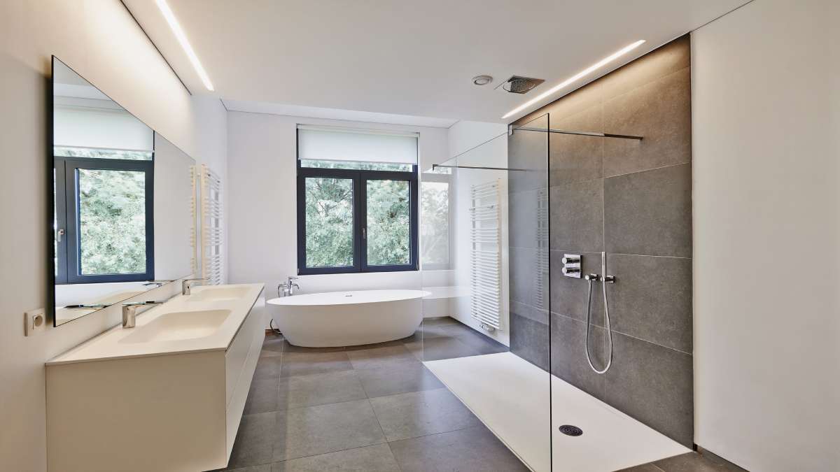 Moderne stijl in de badkamer.